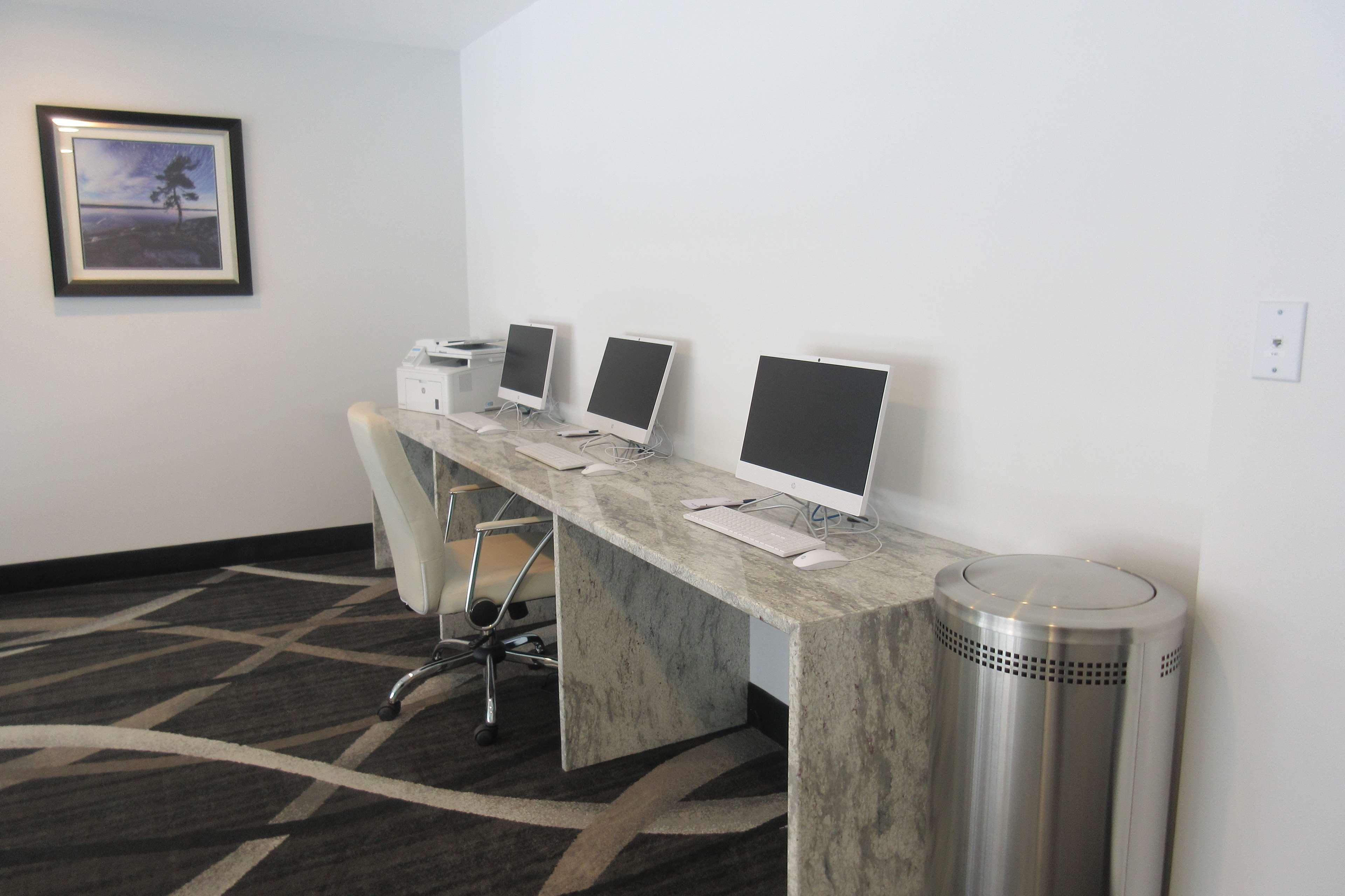 Best Western Premier Northwood Hotel Timmins Extérieur photo