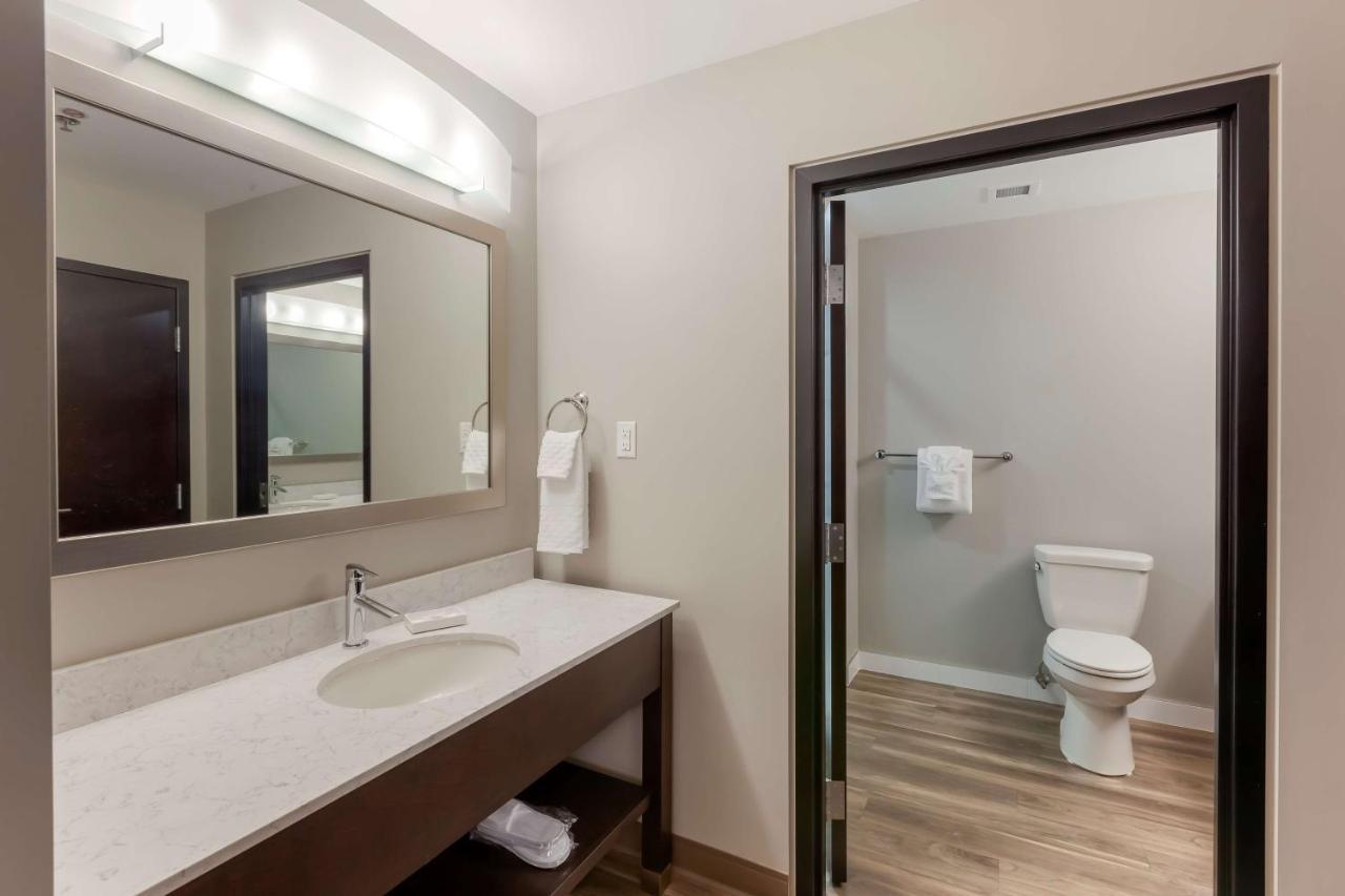 Best Western Premier Northwood Hotel Timmins Extérieur photo