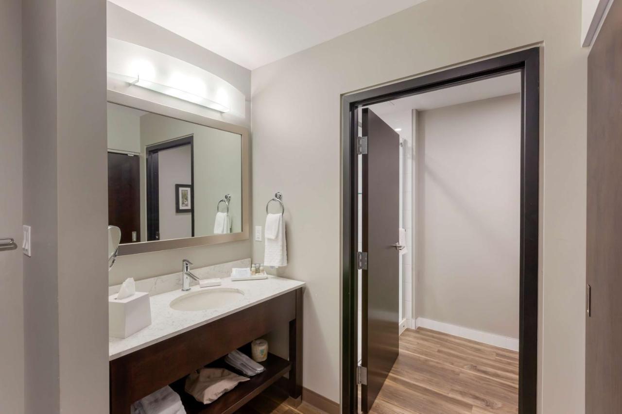 Best Western Premier Northwood Hotel Timmins Extérieur photo