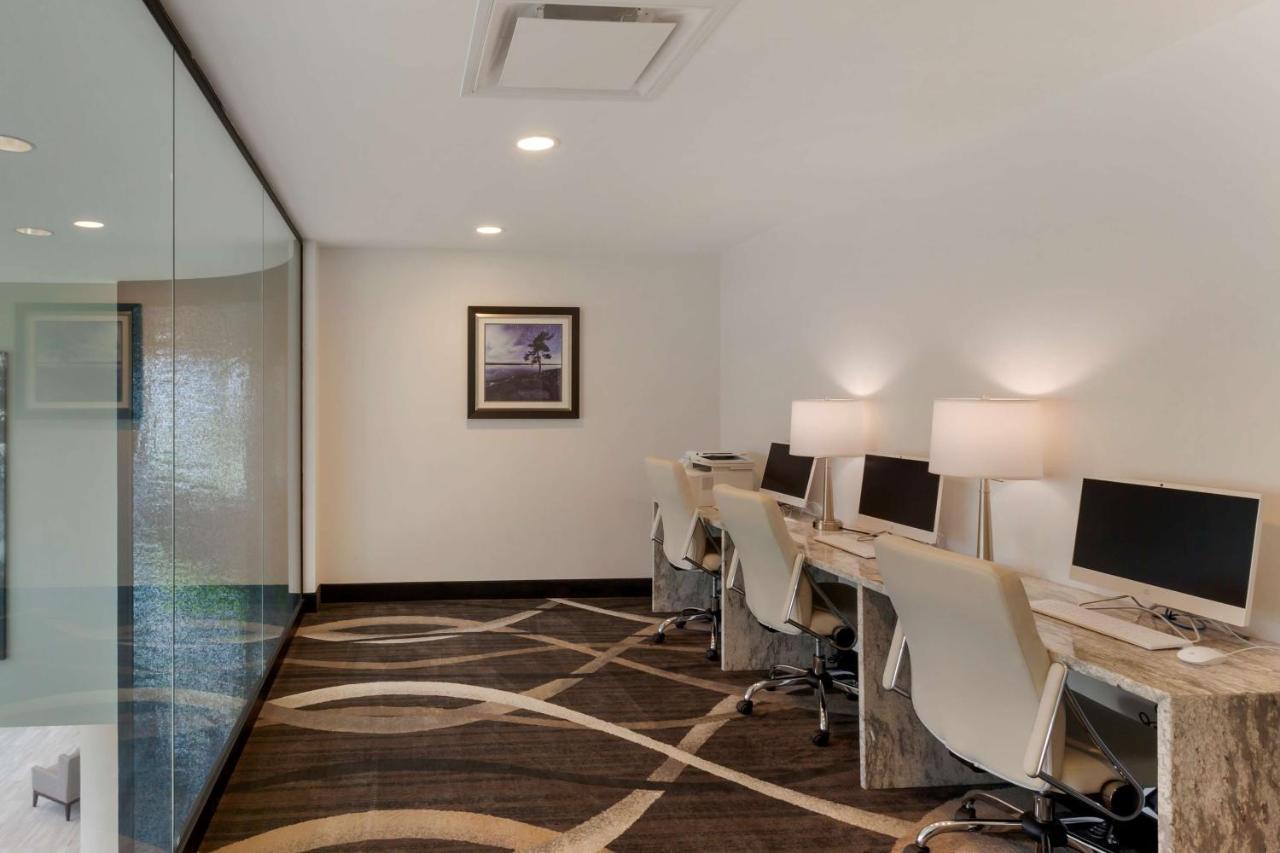 Best Western Premier Northwood Hotel Timmins Extérieur photo